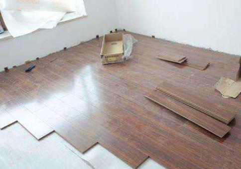 談二手實(shí)木地板的弊端，鑒于耐用度、價(jià)格和健康上是否值得購買？