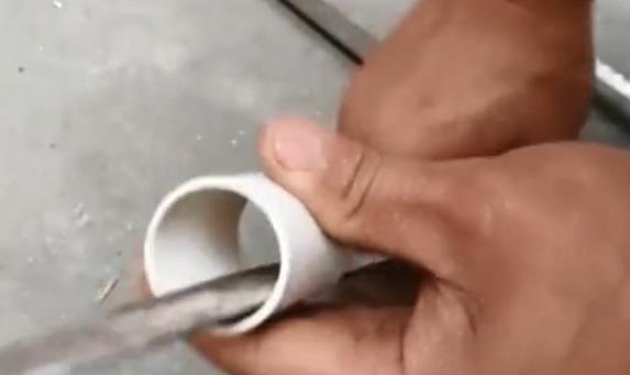 pvc管中間斷了拼接視頻分享，這個(gè)思路還是比較實(shí)用的！