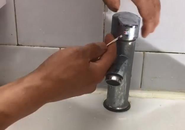 衛(wèi)生間臺盆水龍頭拆卸圖解，6張步驟大圖帶你全程拆卸！