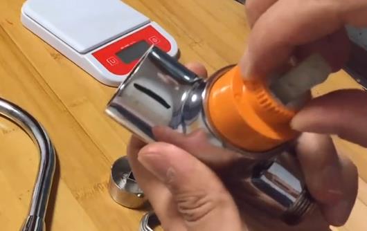 360旋轉(zhuǎn)水龍頭拆卸圖解，4個步驟輕松拆卸所有配件!