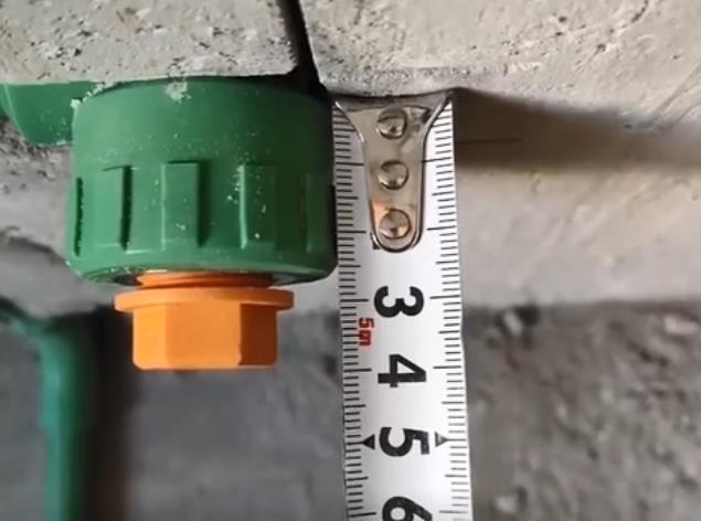 水管內(nèi)絲彎頭出墻多少合適？老師傅一句話瞬間明了！