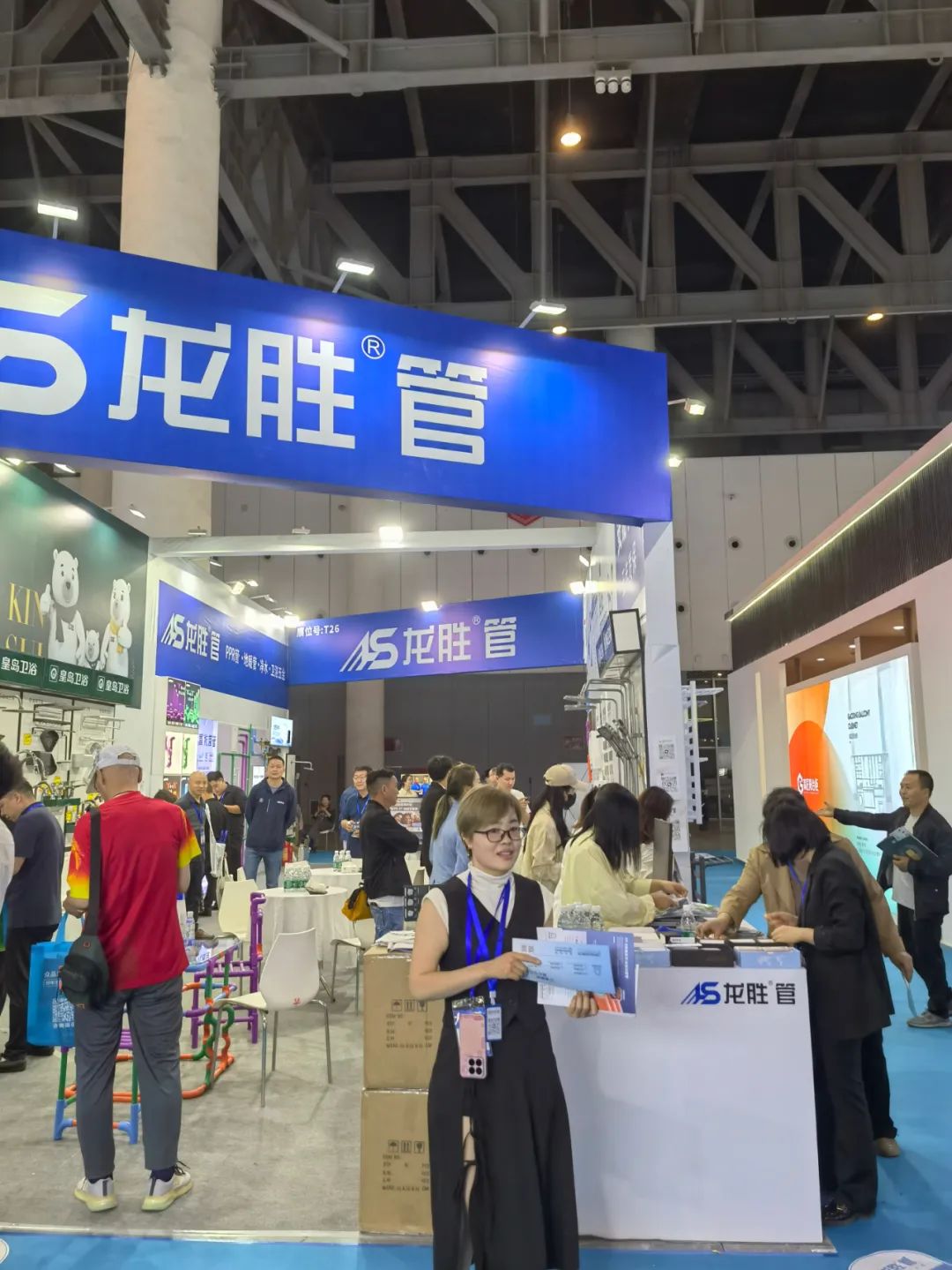 龍勝管2025成都建博會(huì)：用科技重塑健康，以藝術(shù)定義未來(lái)